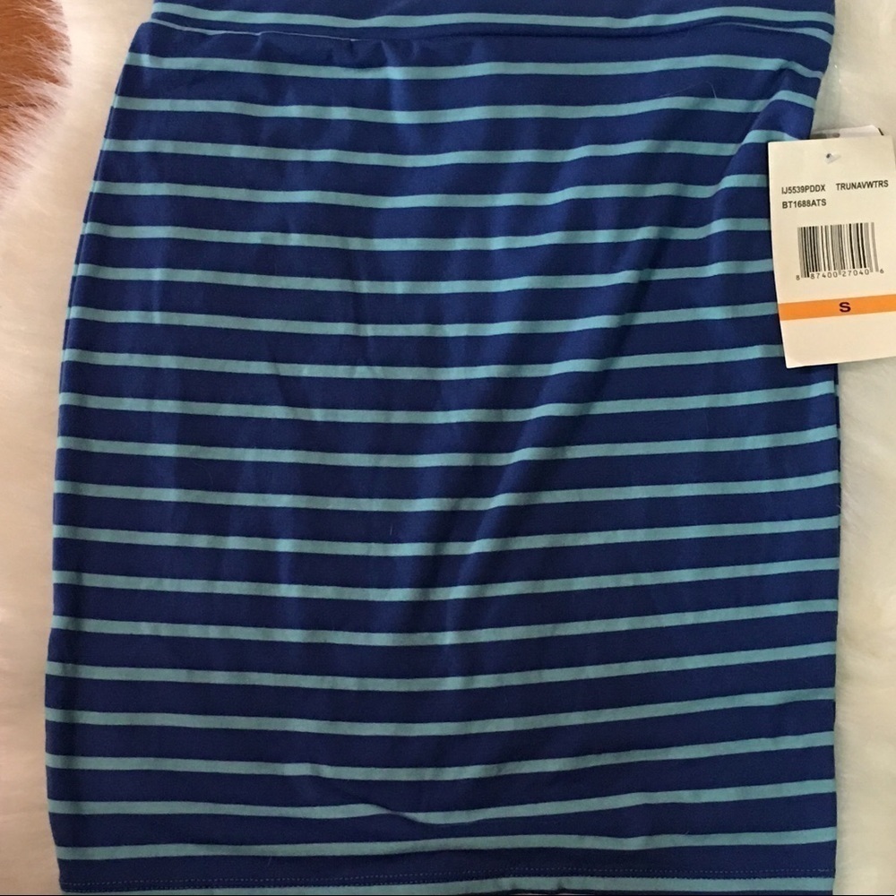 Eyeshadow skirt size small